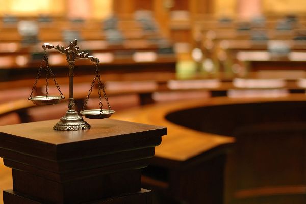 欠多少钱被起诉会坐牢 出狱后可以不还吗