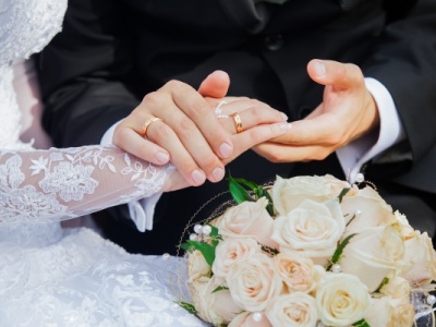 公务员可以和外国人结婚么 有没有影响