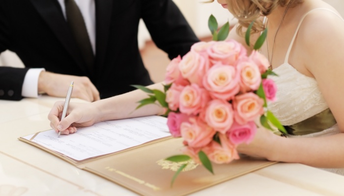 结婚的条件是什么 必须要婚检吗
