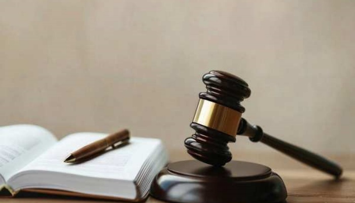 夫妻之间偷偷看手机违法吗 会判刑吗