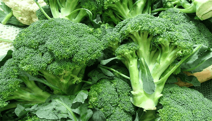 西兰花都是催熟的吗？西兰花应该怎么吃？