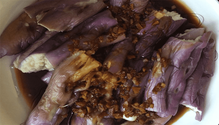 蒸茄子的正确做法是什么？它的功效是什么？