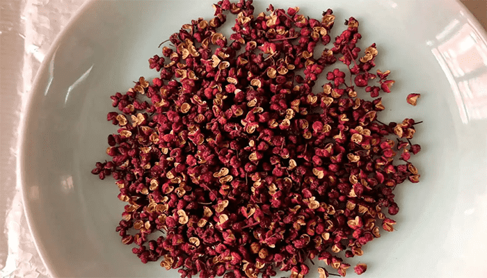 花椒泡脚的功效与作用好处？花椒可以治牙痛吗？